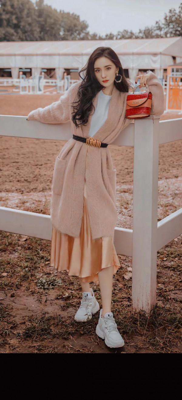 王鷗和和楊冪近期狀態對比，現在你願意跟誰讀劇本？