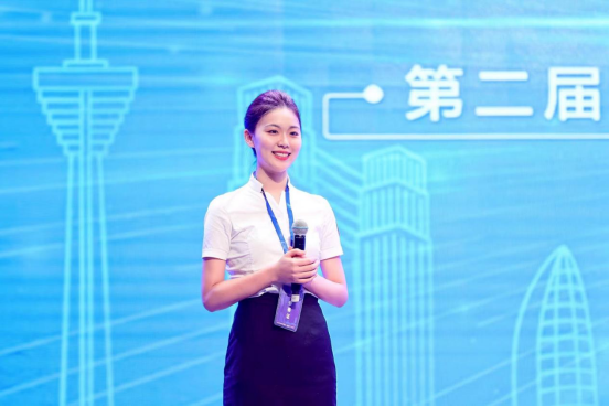 從成職院起飛的“彌霧機”終將抵達希望的果園 從成職院起飛的“彌霧機”終將抵達希望的果園