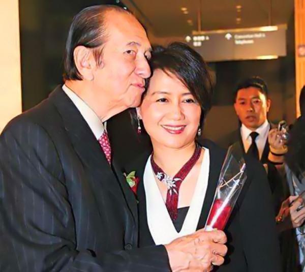 賭王四姨太14歲父親去世，讀書不多野心大，29歲嫁68歲賭王賭對了