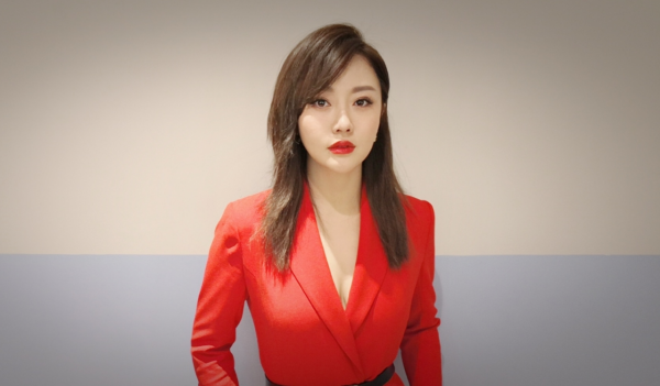 “潘長江女兒”潘陽：父親力捧也不紅，嫁給10億富商，成豪門闊太