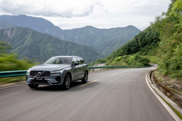 車機系統升級,提升駕駛感受 駕駛2022款沃爾沃XC60 B5四驅 車機系統升級,提升駕駛感受 駕駛2022款沃爾沃XC60 B5四驅