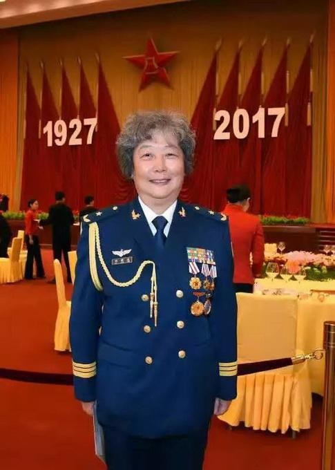 生死六分鐘，82年兩機相撞殲6墜毀，安26運輸機女飛行員驚險迫降