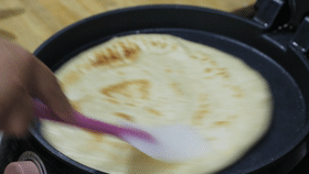 烙死麵餅子，怎樣做才軟而不硬？牢記“和麵方法”，放涼也好吃