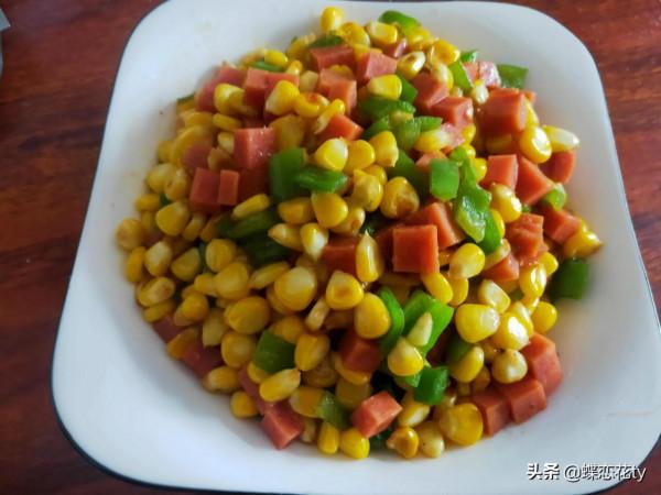 姐姐期中考了好成績,原本以為媽媽會加餐,結果呢 姐姐期中考了好成績,原本以為媽媽會加餐,結果呢