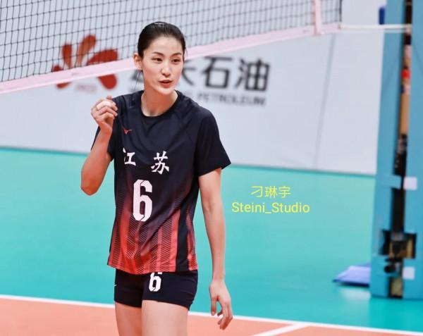 江蘇女排“上陣子弟兵”，為她們喝彩，為她們加油