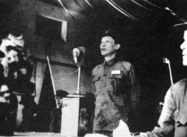 條件最苦的解放軍縱隊:1949年開國大典時,還穿著紅軍軍服作戰 條件最苦的解放軍縱隊:1949年開國大典時,還穿著紅軍軍服作戰