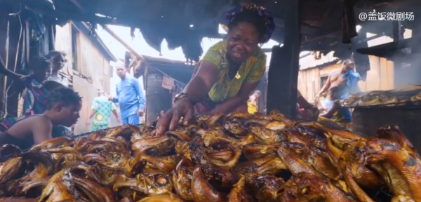 這就是非洲最大的水上貧民窟:小孩出生就會游泳,一輩子沒出去過 這就是非洲最大的水上貧民窟:小孩出生就會游泳,一輩子沒出去過