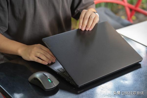 近乎全能的輕薄大屏旗艦本？一文告訴你