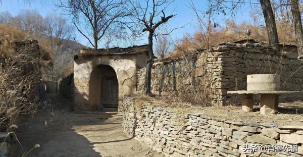 我曾在陝北插隊娶了當地姑娘，如今四世同堂，卻是兩個家庭