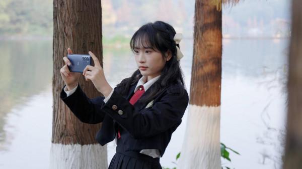 首發價1799！moto edge S30體驗，首款888 Plus+LCD屏手機靠得住嗎？