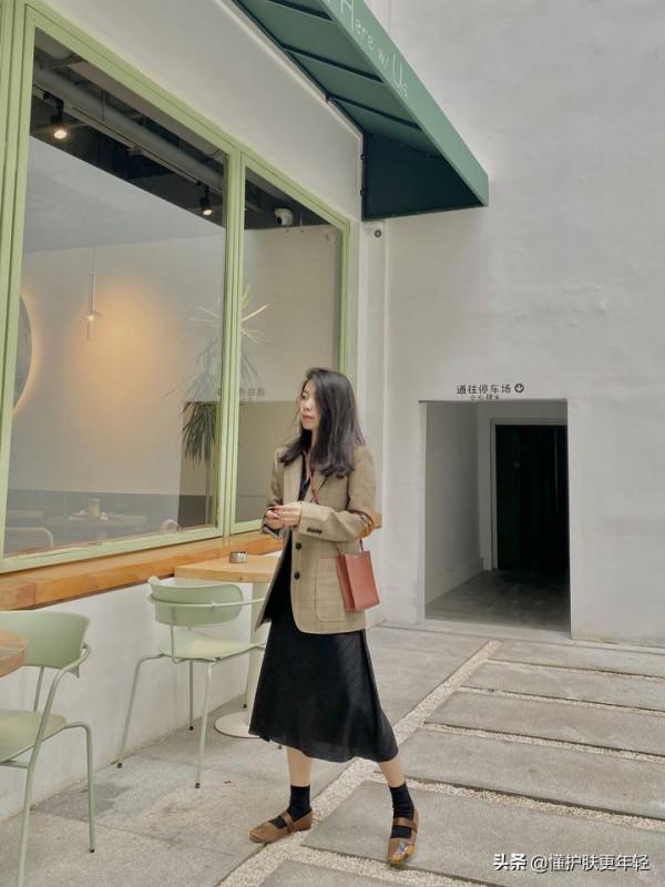 有什麼適合初秋穿得好看又不冷的小裙子嗎？