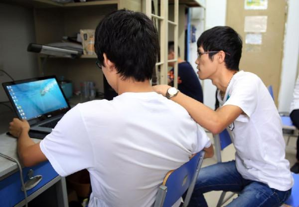 本科生迎來“好訊息”，大學四年免學費，額外領取補助金