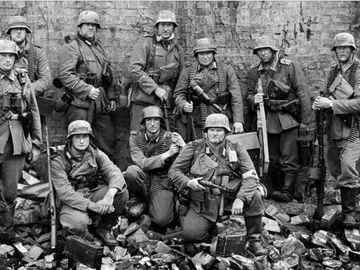 在戰場上損失4000人的步兵團，卻升級為裝甲師，成為德軍頭號王牌