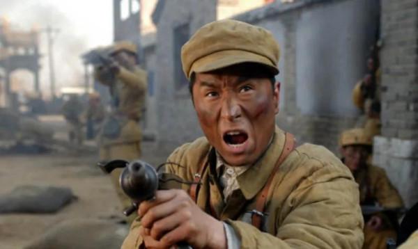 亮劍中魏和尚舊版像餓了很多天新版像吃肉吃膩了，為何差距那麼大