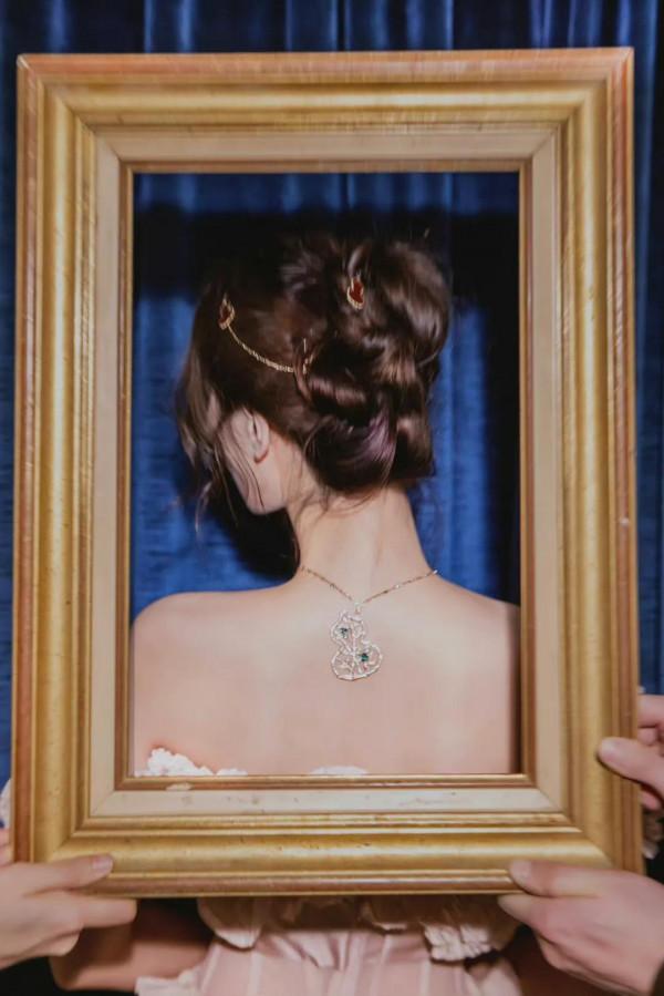 劉詩詩姿態真的感覺，精緻優雅，美出新高度