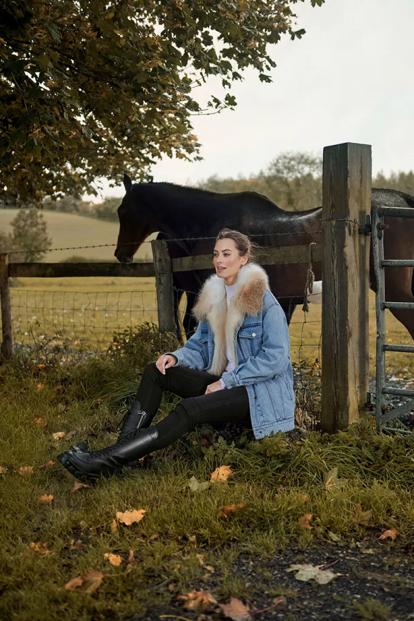 再冷也要穿牛仔褲？進來學江疏影的穿搭秘籍