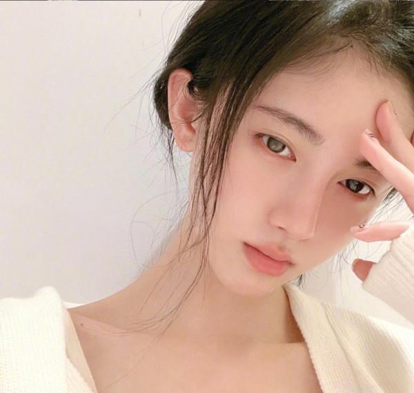 明星化妝也互相模仿？白開水妝容受追捧，有人美出圈有人像沒睡醒