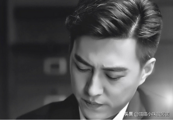 太瘦土氣大方臉，年輕時很一般，老了卻變帥的8位男星，不服不行