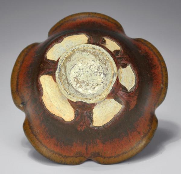 宋代紫金釉花口盞