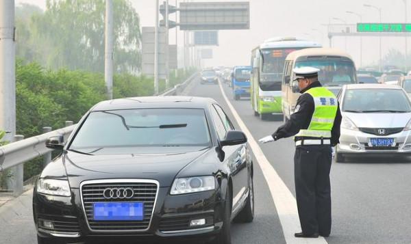 2022年交規調整：堵車插隊扣3分 取消AB照扣12分降級