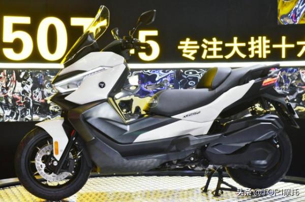 重慶摩博會回顧丨隆鑫350T大踏板亮相 濃濃的“寶馬血統”