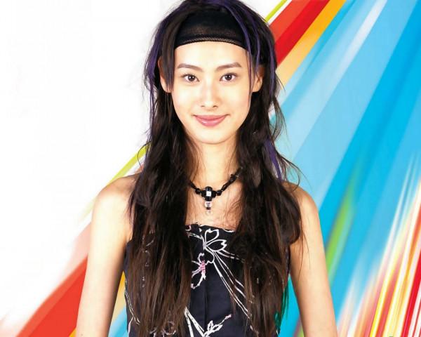 未婚生子的7位女港星，各有各的心酸，最大56歲，最小29歲跳樓