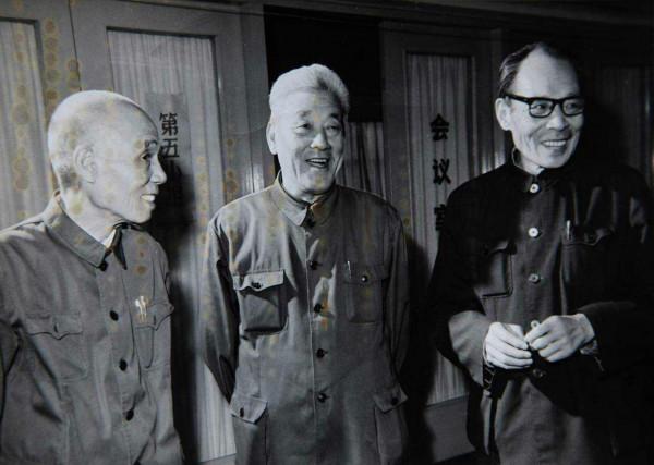 黃維被困雙堆集，令親信廖運周率部突圍，再見面時廖已是開國少將