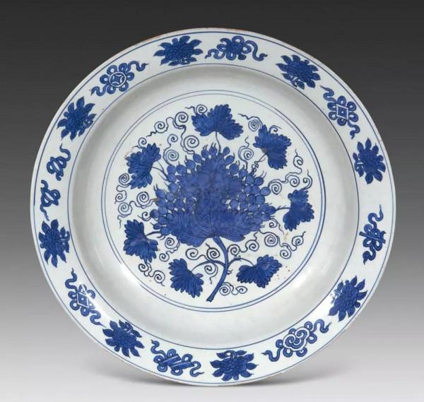 為何萬曆時期的瓷器紋飾,線條如此豪放不羈 為何萬曆時期的瓷器紋飾,線條如此豪放不羈