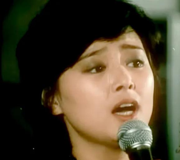 1985年53張照片：唐國強朱時茂是小鮮肉，羅京24歲劉曉慶張瑜很美