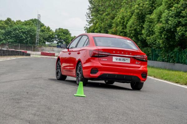 試駕榮威i5 GT 10萬以內運動家轎新曙光