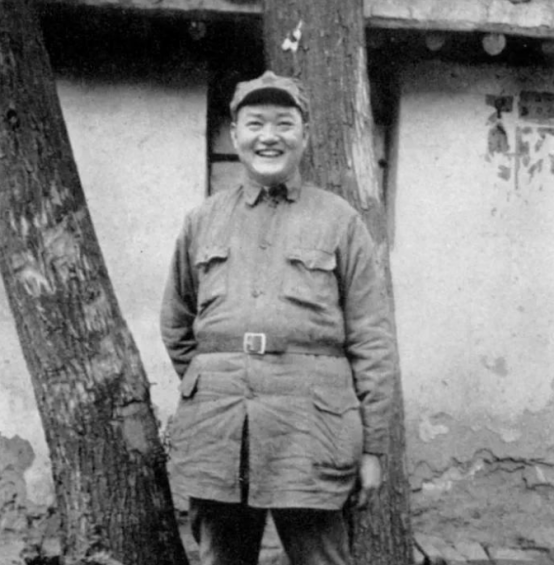 57年郭天民觀看演習，見士兵捱餓，對團長說：讓你兒子一天不吃飯