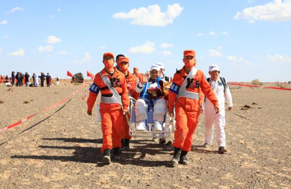 安全出艙，狀態良好！