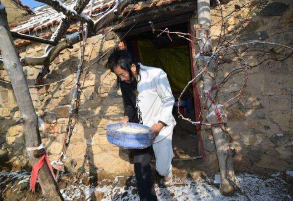 一位道長堅信“龍是存在的”，上山找龍16年，至今還在山上堅持