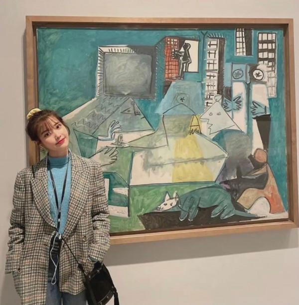 韓星街拍 | 蛀牙警告！IU的街拍怕是比她的歌還要甜