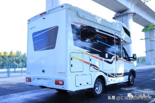 新款家用級大客廳房車來了!6座3床佈局溫馨,出去玩還能睡多人!​ 新款家用級大客廳房車來了!6座3床佈局溫馨,出去玩還能睡多人!​