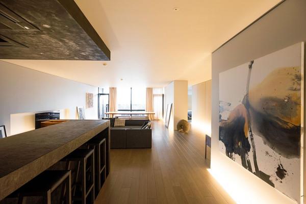 180㎡大平層選極簡風，全屋無主燈設計，高階大氣過30年也不用換