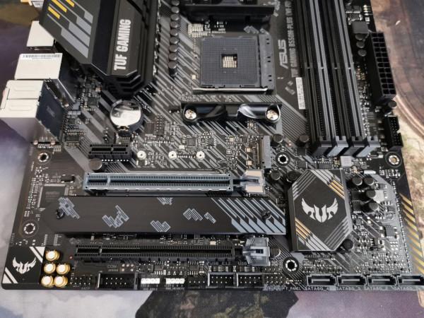 幫忙裝電腦還要送個機箱？喬思伯D30+5800X+3070ti裝機作業