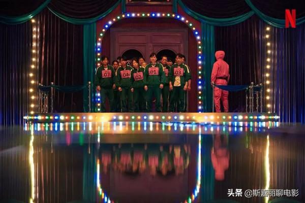 一集死了245人，還有8.1分，3萬人想看。《魷魚遊戲》太懂人性