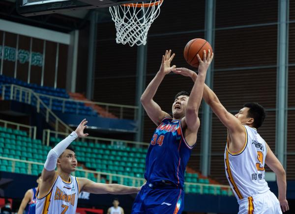 CBA第一階段：山西汾酒股份隊不敵新疆伊力王酒隊