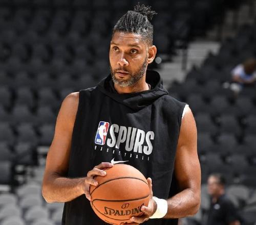 在油漆區拿下30分有多難？鄧肯4場，字母哥7場，鯊魚41場