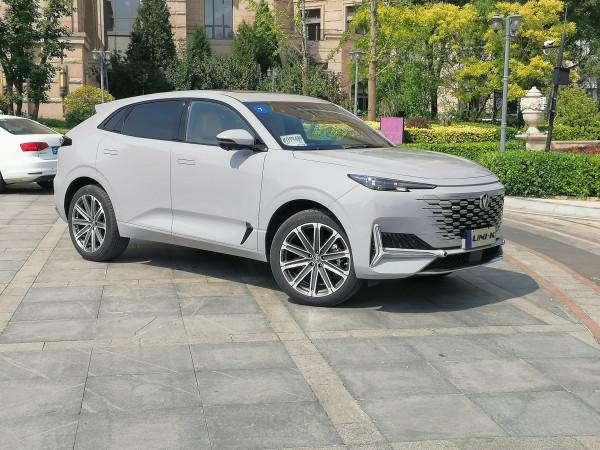 試駕長安UNI-K全輪驅動尊貴型 面子給足裡子夠硬 試駕長安UNI-K全輪驅動尊貴型 面子給足裡子夠硬