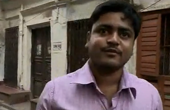 印度窮人的致富之路：用下水道的淤泥提煉黃金，一天能賺幾千元