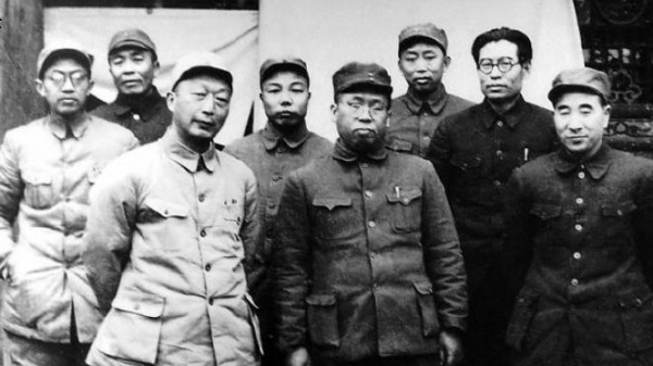 俘虜兵臨陣怯戰，羅榮桓組建二線兵團，一年組建189個團暴兵50萬