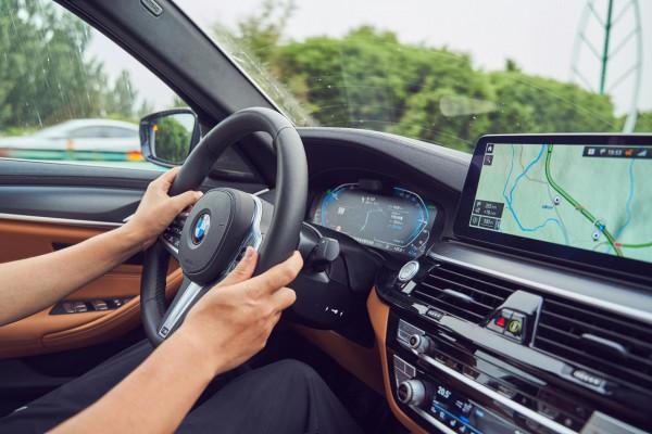 【X自駕】開寶馬5系插混，打卡秦皇島海岸，帆船、動漫任你玩