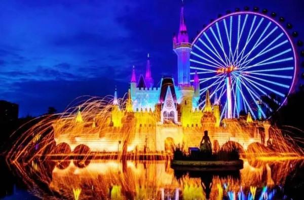 國風古韻 金秋遊園 漢服驚鴻 衣袂飄飄 國風古韻 金秋遊園 漢服驚鴻 衣袂飄飄