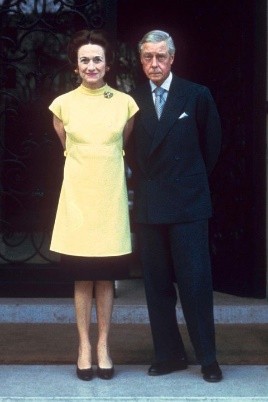 女王大伯愛得卑微,為辛普森夫人付出一切卻無人送終,靠侄女善後 女王大伯愛得卑微,為辛普森夫人付出一切卻無人送終,靠侄女善後