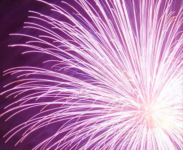 分享：60朵春節煙花，火樹銀花，璀璨奪目，絢麗多彩，眼花繚亂