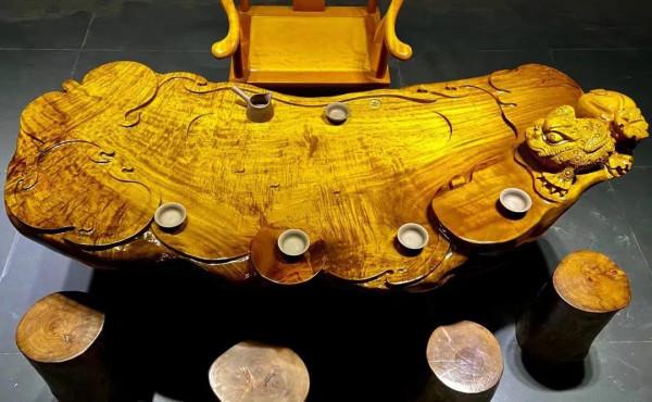 金絲楠木 金蟾招財茶几