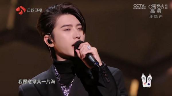 鄧麗君“穿越復活”，劉宇寧“漫步星空”，江蘇臺跨年夜太奇幻