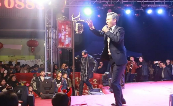 山寨版劉德華曾年入百萬保鏢無數，排面大過正牌，如今卻無人問津